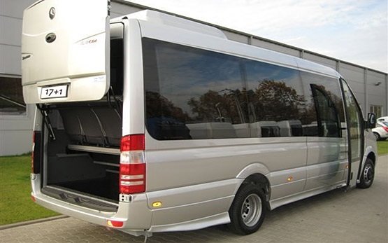 2013 Mercedes Sprinter 17+1